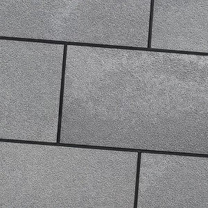 Dark Puma 40x60cm από φυσικό βασάλτη με επιφάνεια αμμοβολής και βούρτσας για δάπεδα και επενδύσεις εσωτερικών και εξωτερικών χώρων.