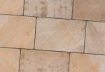 Γωνιασμένες πλάκες Μέντα 40x60cm από φυσικό σχιστόλιθο και ψαμμίτη για μονοπάτια κήπου, αυλές και πλακοστρώσεις εξωτερικών χώρων.