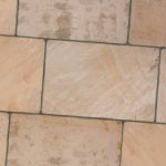 Γωνιασμένες πλάκες Μέντα 40x60cm από φυσικό σχιστόλιθο και ψαμμίτη για μονοπάτια κήπου, αυλές και πλακοστρώσεις εξωτερικών χώρων.