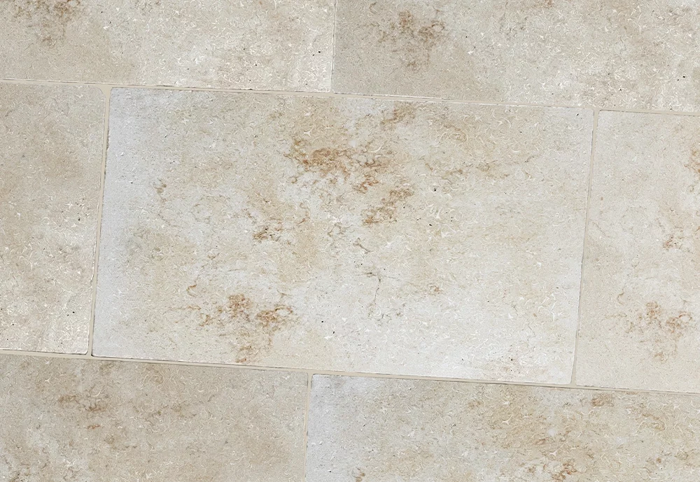 Ion Αντίκ 60x90cm από φυσικό μάρμαρο με αντικ επιφάνεια για δάπεδα, σκαλοπάτια, πατήματα κήπου και εξωτερικές διαμορφώσεις.