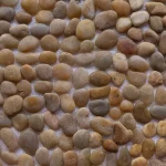 Λάμψη Κίτρινη 30×30cm βοτσαλωτό ψηφιδωτό από φυσικά μπεζ και κίτρινα βότσαλα σε δίχτυ