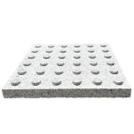 Πλάκες αλλαγής κατεύθυνσης τυφλών 40×40cm από γκρι γρανίτη με ανάγλυφες φολίδες για όδευση ΑμεΑ.