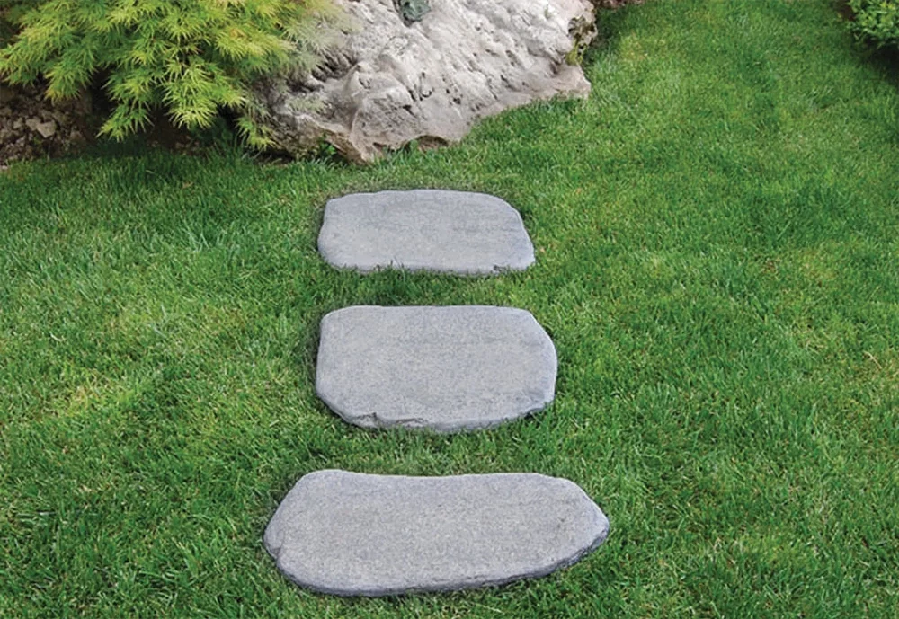 Πατήματα Κήπου Αντίκ Καβάλας από φυσικό σχιστόλιθο σε κήπο